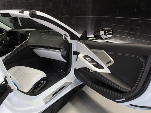 Used 2020 Chevrolet Corvette Stingray Premium Cpe w/ 3LT Preferred Equipment Group image 39