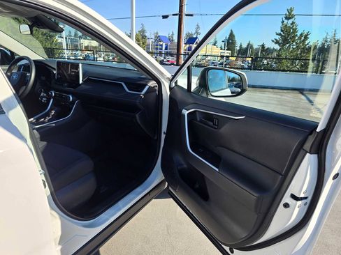 Certified 2025 Toyota RAV4 LE image 10