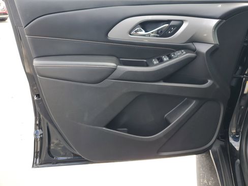 Used 2018 Chevrolet Traverse LT image 13