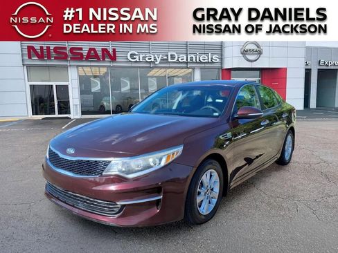 Used 2018 Kia Optima LX w/ Convenience Package FWD image 3