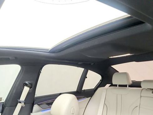 Used 2021 BMW 540i w/ Executive Package RWD image 70