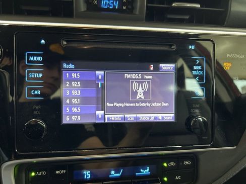 Used 2017 Toyota Corolla L image 18