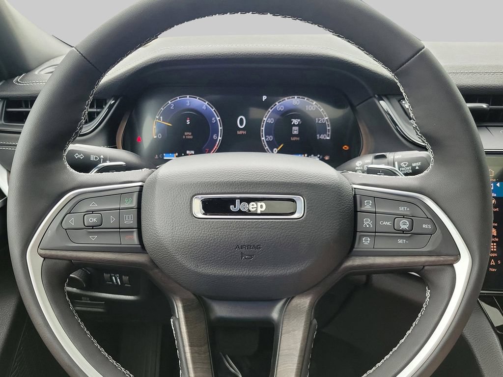 New 2026 Jeep Grand Cherokee Altitude RWD image 11