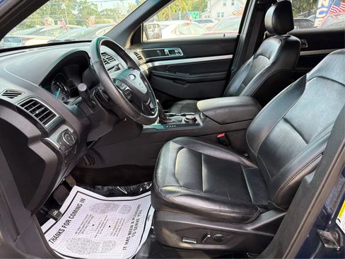 Used 2017 Ford Explorer XLT w/ Equipment Group 202A AWD/4WD image 9