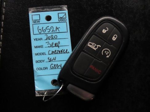 Used 2020 Jeep Cherokee Limited image 21