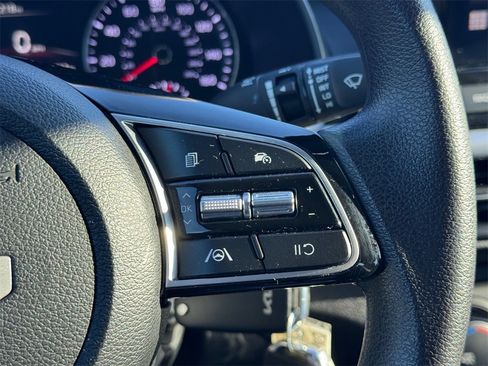 Used 2024 Kia Forte LX image 17