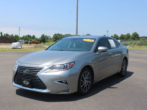 Used 2018 Lexus ES 350 w/ Luxury Package w/Wood Trim FWD image 4