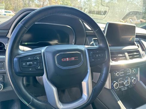 Used 2024 GMC Yukon XL SLT w/ SLT Luxury Package RWD image 16