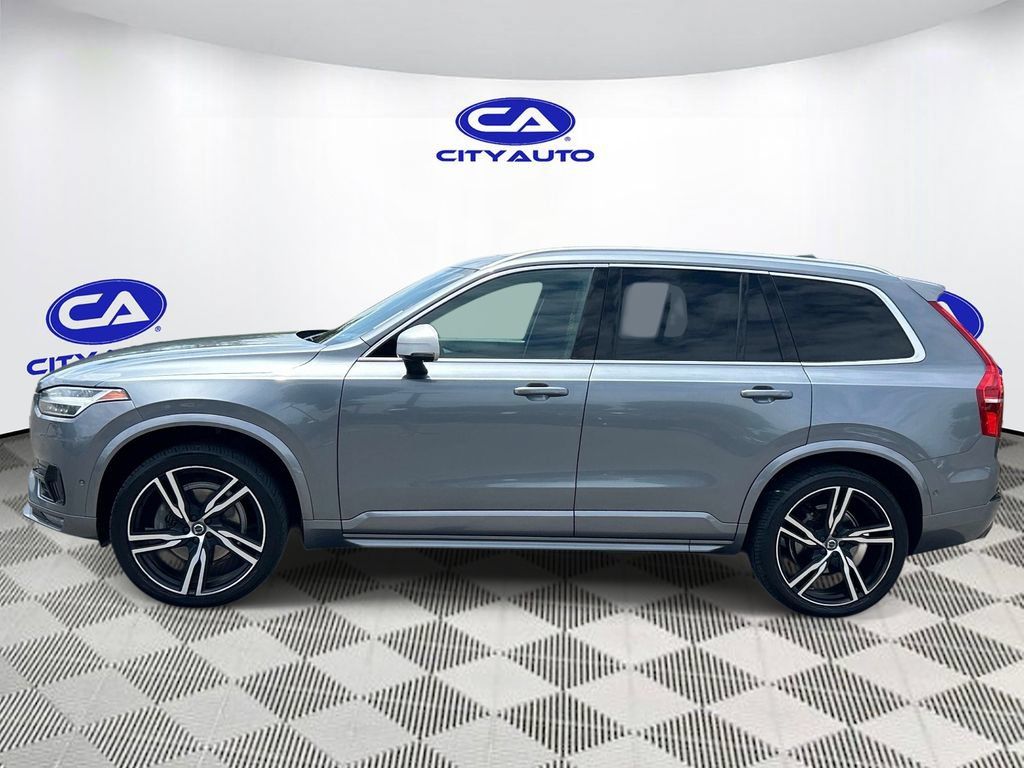 Used 2017 Volvo XC90 T5 R-Design w/ Vision Package FWD image 7
