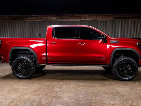 Used 2024 GMC Sierra 1500 AT4 w/ Technology Package image 11