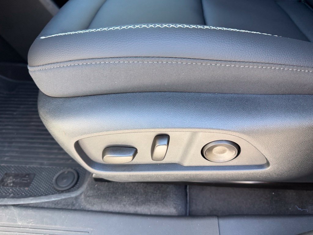 New 2027 GMC Terrain Denali w/ LPO, Floor Liner Package AWD/4WD image 44
