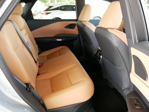 Certified 2025 Lexus RX 350 w/ Convenience Package image 16