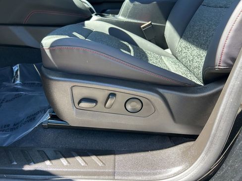 Used 2025 Chevrolet Colorado Z71 w/ Technology Package image 10