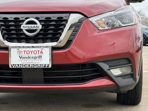 Used 2020 Nissan Kicks SR image 9