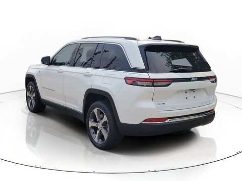 Used 2023 Jeep Grand Cherokee 4WD 4xe image 3