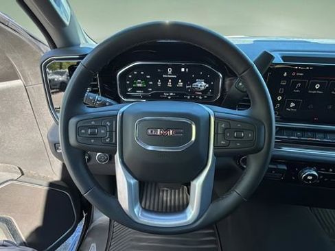 Used 2025 GMC Sierra 1500 Elevation image 12