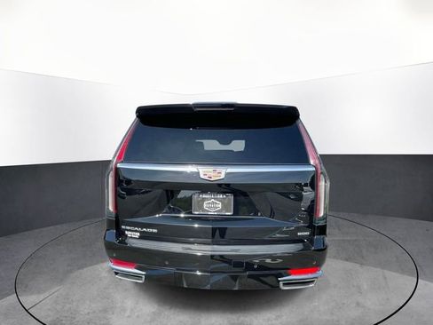 Used 2022 Cadillac Escalade Premium Luxury AWD/4WD image 6