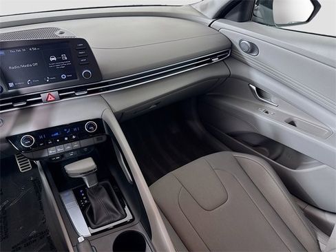 Certified 2025 Hyundai Elantra Sport image 24