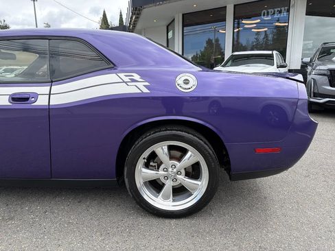 Used 2010 Dodge Challenger R/T RWD image 4
