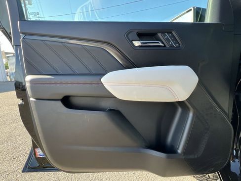 New 2025 GMC Canyon AT4 w/ AT4X Package image 23