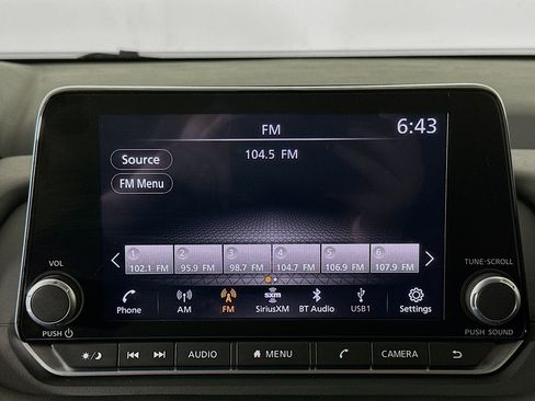 Used 2025 Nissan Rogue SV w/ SV Premium Package image 21