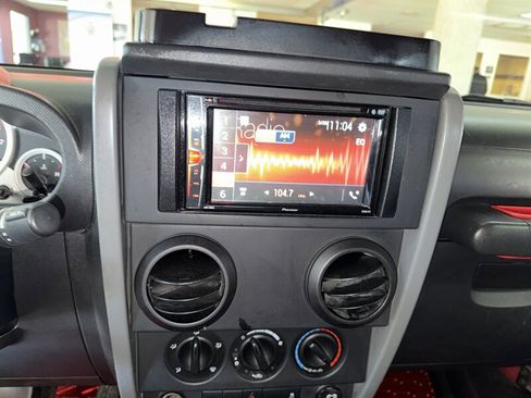 Used 2010 Jeep Wrangler Unlimited Sport image 15