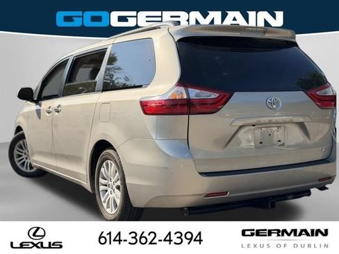 Used 2015 Toyota Sienna XLE FWD image 9