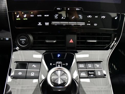 Used 2025 Subaru Solterra Limited w/ Limited Convenience Package image 14