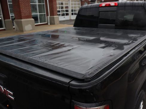 Used 2017 GMC Sierra 1500 SLT w/ SLT Premium Package image 38