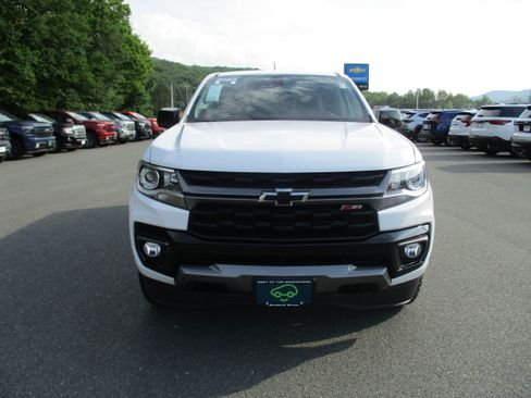 Used 2022 Chevrolet Colorado Z71 AWD/4WD image 2