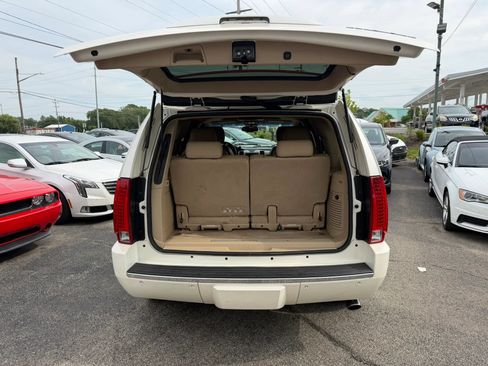 Used 2013 Cadillac Escalade Luxury AWD/4WD image 38