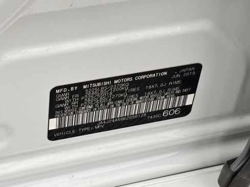 Used 2019 Mitsubishi Outlander 4WD Plug-In Hybrid image 30