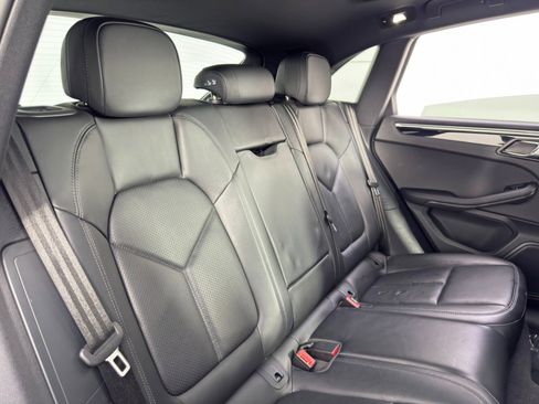 Used 2023 Porsche Macan w/ Premium Plus Package image 38