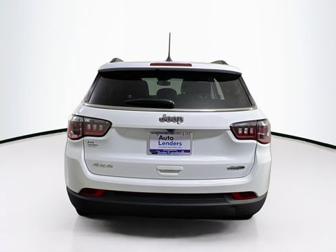 Used 2022 Jeep Compass Latitude w/ Sun and Sound Group AWD/4WD image 6