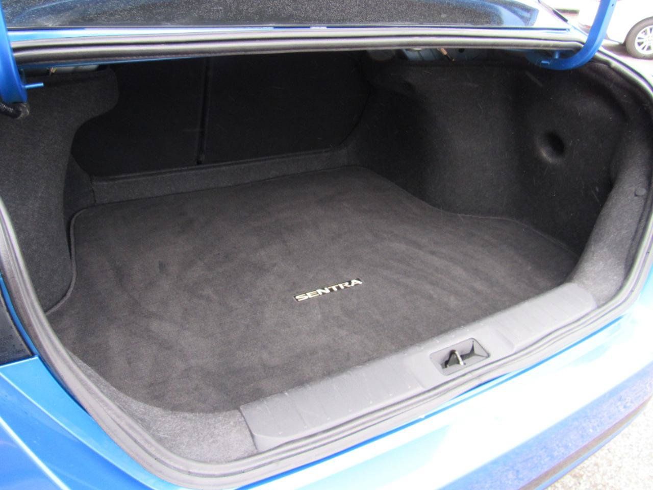 Used 2025 Nissan Sentra SR FWD image 34