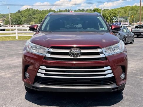 Used 2018 Toyota Highlander XLE AWD/4WD image 10