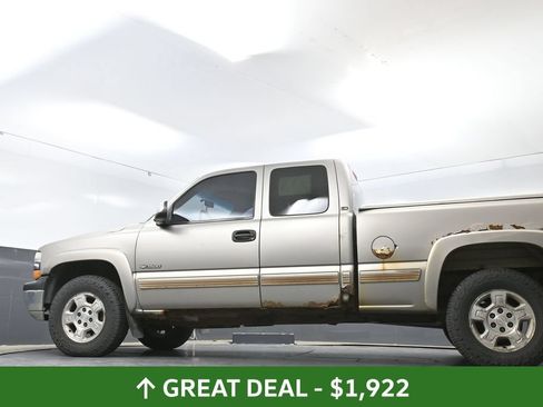 Used 2001 Chevrolet Silverado 1500 LS w/ Firm Ride Suspension Pkg AWD/4WD image 29
