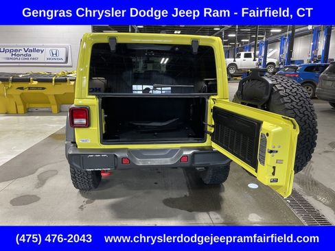 Used 2023 Jeep Wrangler Unlimited Rubicon w/ Cold Weather Group AWD/4WD image 9