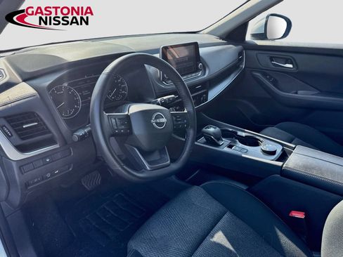 Used 2025 Nissan Rogue SV AWD/4WD image 11