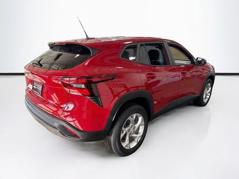 New 2026 Chevrolet Trax LS w/ LS Convenience Package FWD image 6