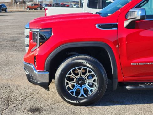 Used 2024 GMC Sierra 1500 SLE image 8