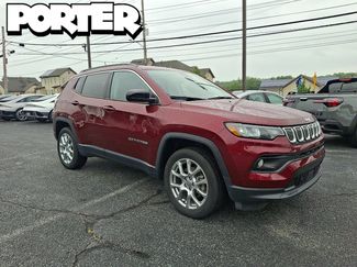 Used 2022 Jeep Compass Latitude image 1