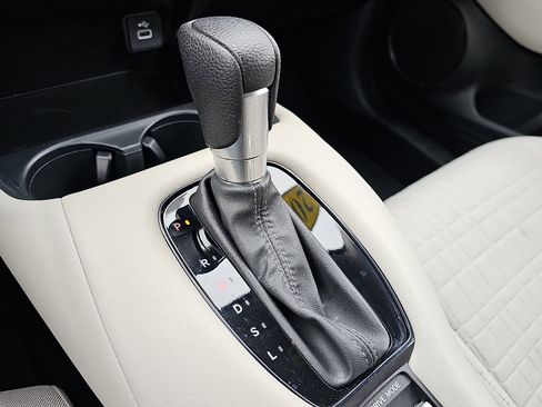 Used 2023 Honda HR-V LX image 14