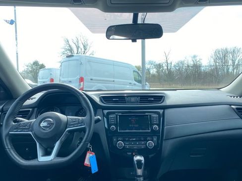 Used 2020 Nissan Rogue S image 19