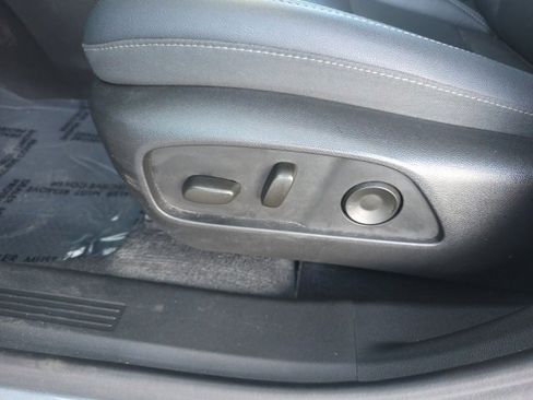 Used 2025 Chevrolet Equinox LT w/ Convenience Package II image 23