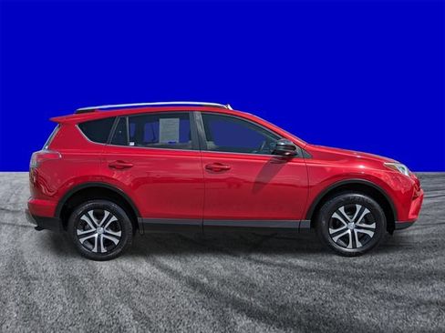 Used 2016 Toyota RAV4 LE FWD image 3