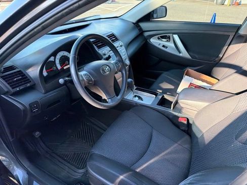 Used 2010 Toyota Camry SE FWD image 4