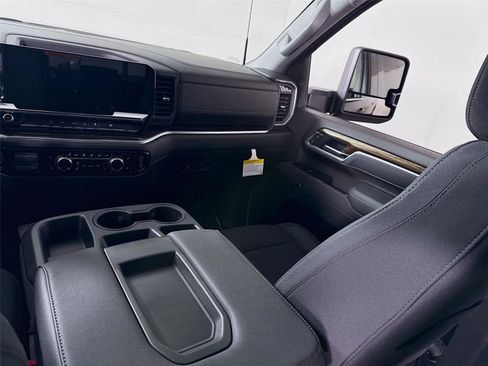 New 2026 GMC Sierra 2500 SLE w/ SLE Value Package; image 17