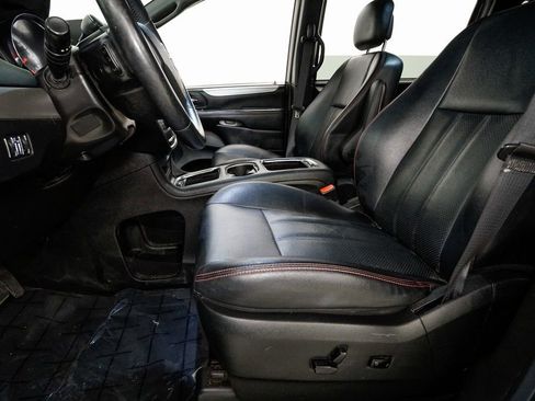 Used 2017 Dodge Grand Caravan GT image 9