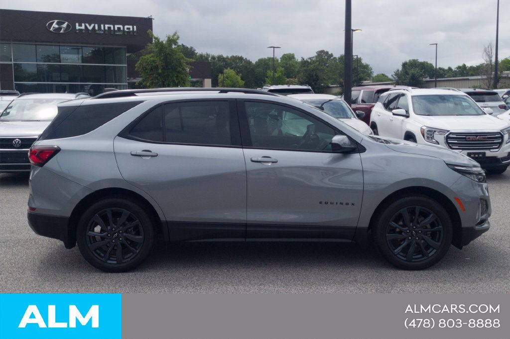 Used 2024 Chevrolet Equinox RS w/ LPO, Floor Liner Package FWD image 4